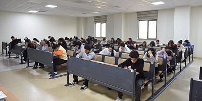 Bursa'da üniversite adaylarına sınav provası!