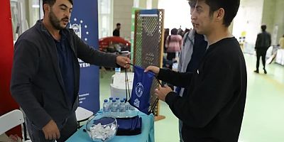 Bursa'da üniversiteliye sıcak karşılama