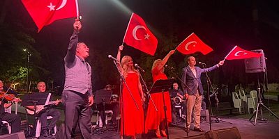 Bursa'da zafer coşkusu Türk Sanat Müziği konseriyle sürdü