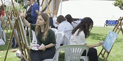 Bursa, gençlerle birlikte renkleniyor