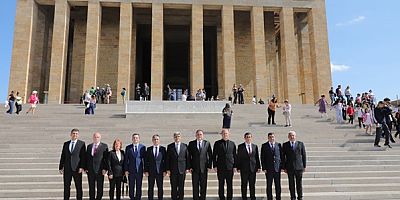 Bursa İtfaiyesi'nden Anıtkabir'e ziyaret