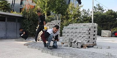 Bursa Mudanya genelinde beton parke çalışmaları sürüyor