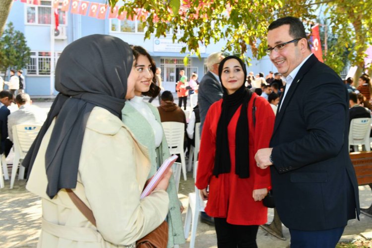 Bursa Mustafakemalpaşa'da Başkan Kanar, üniversiteli gençlerle buluştu