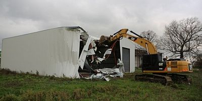 Bursa Nilüfer'de iki mahallede inşa edilen kaçak yapılar yıkıldı