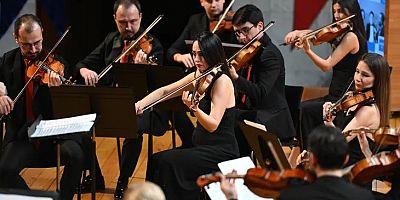Bursa Oda Orkestrası, ilk konseriyle sanatseverlerle buluştu