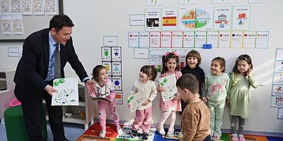 Bursa Osmangazi Başkanı Aydın miniklerin karne heyecanına ortak oldu