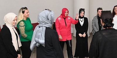 Bursa Osmangazi Belediyesi'nden kadınlara özel tiyatro eğitimi