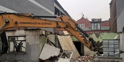 Bursa Osmangazi'de 100 metruk bina yıkıldı