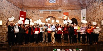 Bursa Osmangazi'de Ritim Atölyesi kursiyerleri sertifikalarını aldı