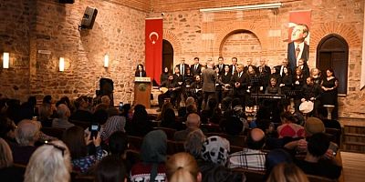 Bursa Osmangazi'de türkü dolu gece