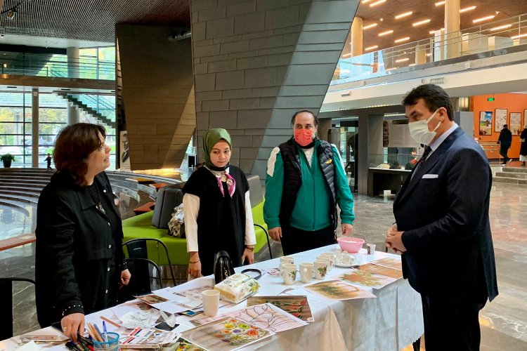 Bursa Osmangazi'de Öğretmenler OSMEK İle Kendi Kupalarını Tasarladılar