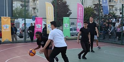 Bursa Uluslararası Spor Festivali'nde sokak basketbolu heyecanı