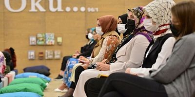 Bursa Uyumayan Kütüphane'de eğitimler tüm hızıyla devam ediyor