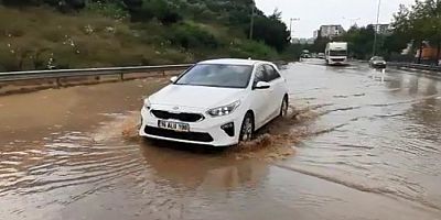Bursa-Yalova yolu sular altında