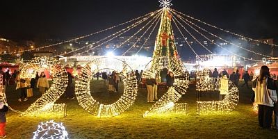 Bursa Yeni Yıl Meydanı'nda 2025 heyecanı başladı