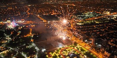 Bursa Yeni Yıl Meydanı'nda yılbaşı coşkusu!