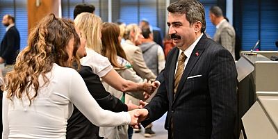 Bursa Yıldırım Belediye Başkanı Başkan Oktay Yılmaz belediye personeliyle bayramlaştı