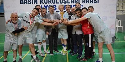Bursa Yıldırım'da basın çalışanları futsal ile stres attılar