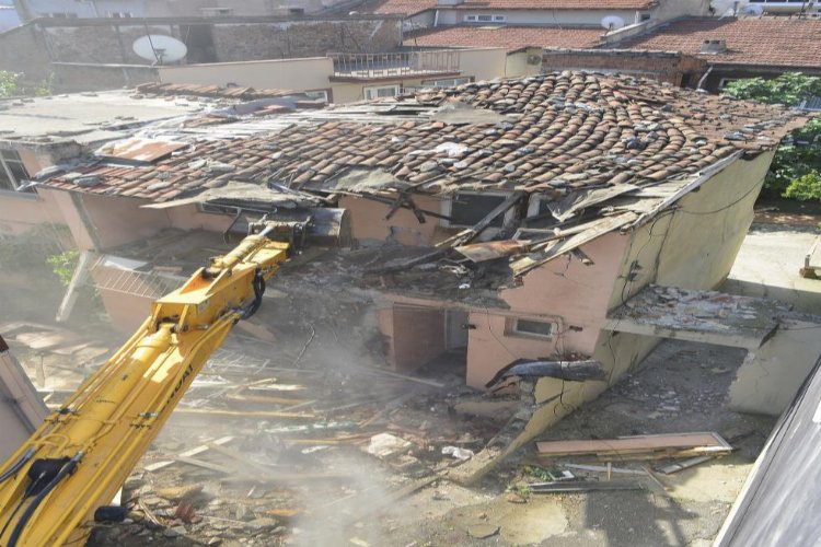 Bursa Yıldırım Belediyesi 461 metruk binayı yıktı