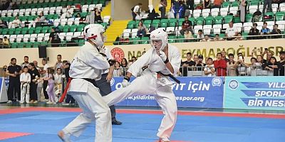 Bursa Yıldırımlı karatecilerden 50 madalya