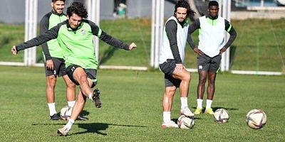 Bursaspor, Adanaspor maçının taktik çalışmasını gerçekleştirdi