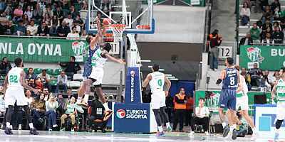 Bursaspor Basketbol, evinde ilk maçında mağlup