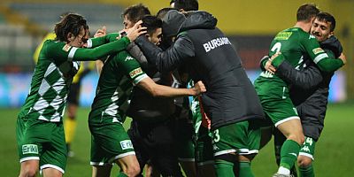 Bursaspor'da ilk hedef kadroyu elde tutmak