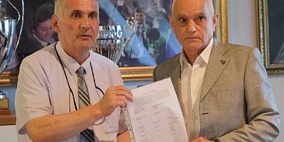 Bursaspor'da yeni yönetim mazbatayı aldı