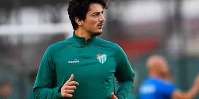 Bursaspor duyurdu! Tecrübeli oyuncu ile yollar ayrıldı...