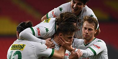 Bursaspor, kupada Antalyaspor ile eşleşti