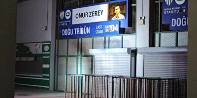 Bursaspor paylaştı! Şehitlerin ismi ve fotoğrafları yeniden asıldı...