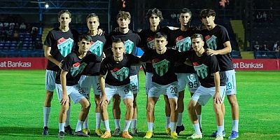 Bursaspor, Türkiye Kupası’nda amatör lig takımı Boyabat’a yenildi