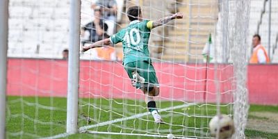 Bursaspor'un yüzü evinde güldü: 2-0 