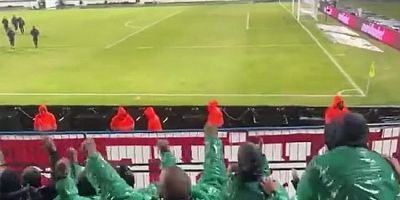 Bursasporlu taraftarlar Milli Takım'ın yanında!