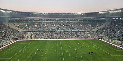 Bursasporlu taraftarlar stadyumu doldurdu!