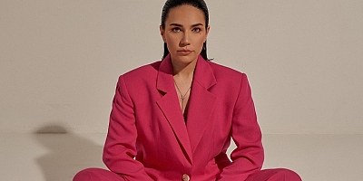 Buse Varol setlere dönüyor