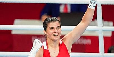 Busenaz Sürmeneli de finale yükseldi: Kadınlar Dünya Boks Şampiyonası'ndan bir müjde daha!
