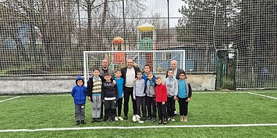 Büyükorhan'daki halı saha sil baştan yenilendi