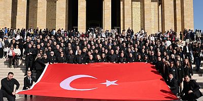 Büyükşehir Ata'sının huzurunda