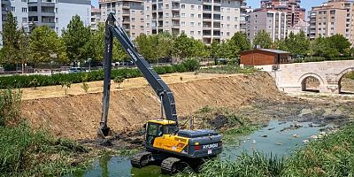 Büyükşehir’den Ayvalı Dere’de temizlik ve ıslah çalışması