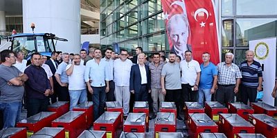 Büyükşehir’den kırsal mahallelere ekipman desteği
