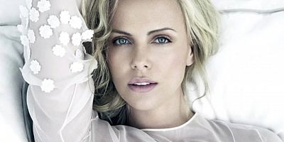 Charlize Theron erkeklere öfkeli: Bedavadan film