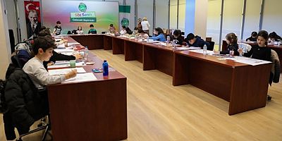 Çocuklar bir günlüğüne ressam oldu