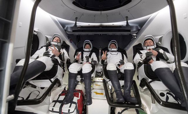 Crew-2 astronotları, 199 günlük görevden sonra Dünya’ya geri döndü