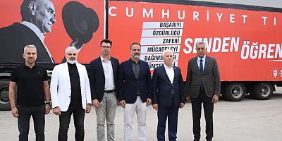 Cumhuriyet Tırı 29 Ekim coşkusunu Bursa'ya yayıyor