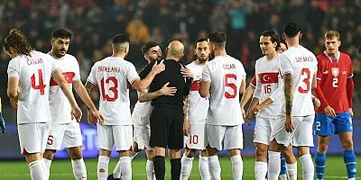 Cüneyt Çakır jübile yaptı kariyerine nokta koydu