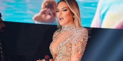Demet Akalın Bodrum'da yaz sezonunu açtı! Bikinili paylaşımı sosyal medyayı hareketlendirdi