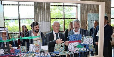 Denizden çıkan atıklar Marmara Forum'da sergilendi