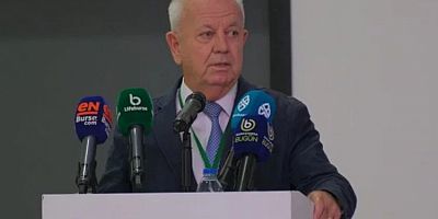 Divan Başkanı Sakder, Bursaspor yönetimine Cem Karaca'nın şarkısıyla gönderme yaptı: 'Bindik bir alamete, gidiyoz kıyamete!'