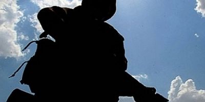 Diyarbakır'da bir asker silahın ateş almasıyla kazara hayatını kaybetti